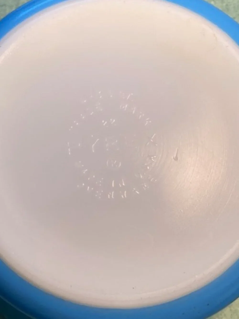 Vintage Round Pyrex Caserole with Lid